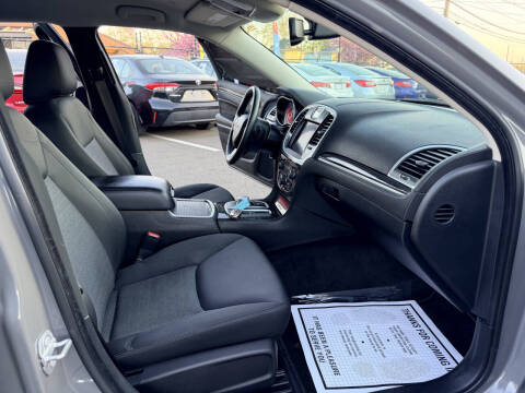 2018 Chrysler 300 Touring L