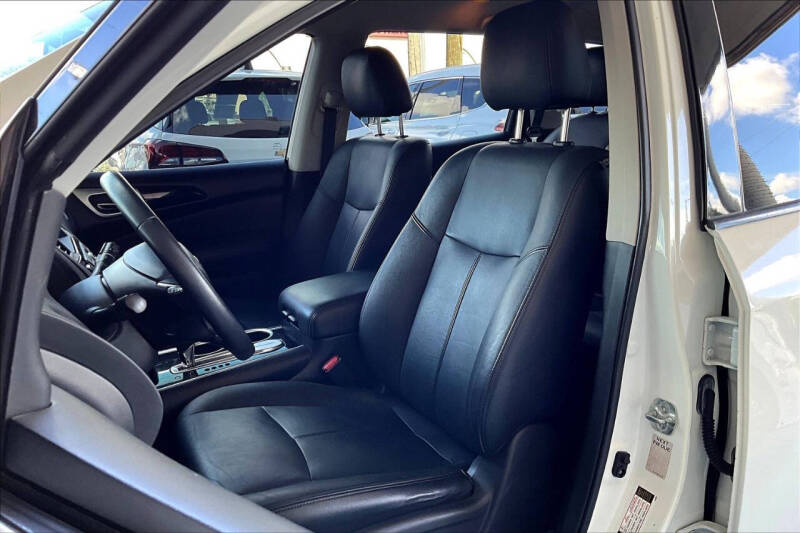 2018 Nissan Pathfinder SV