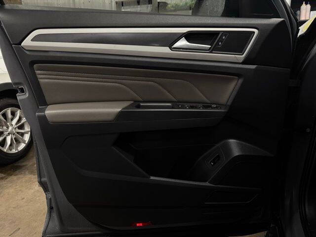 2022 Volkswagen Atlas Cross Sport V6 SEL R-Line 4Motion