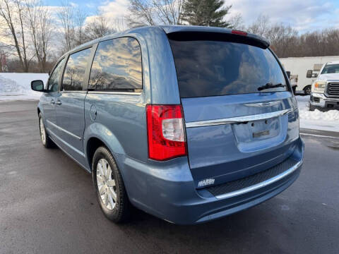 2011 Chrysler Town and Country Touring-L
