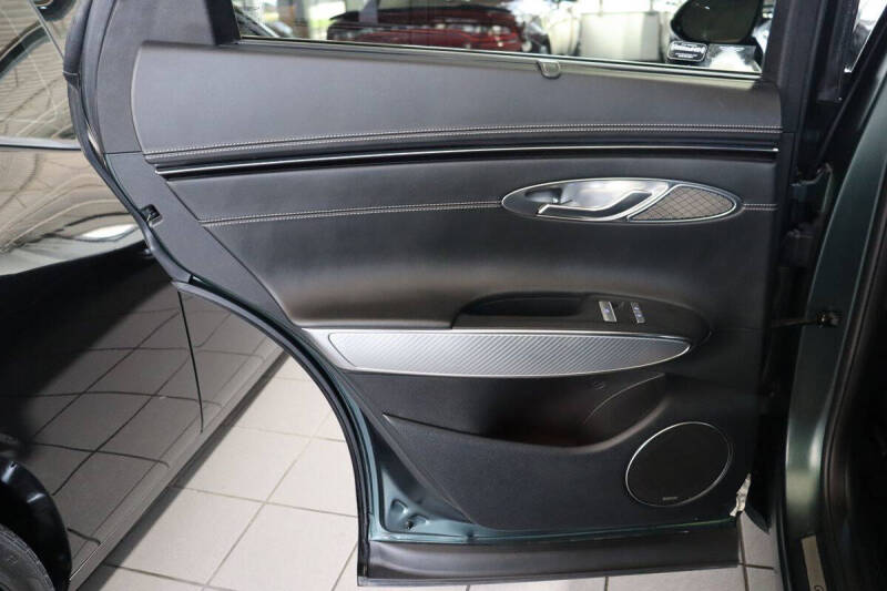 2023 Genesis GV70 2.5T Standard
