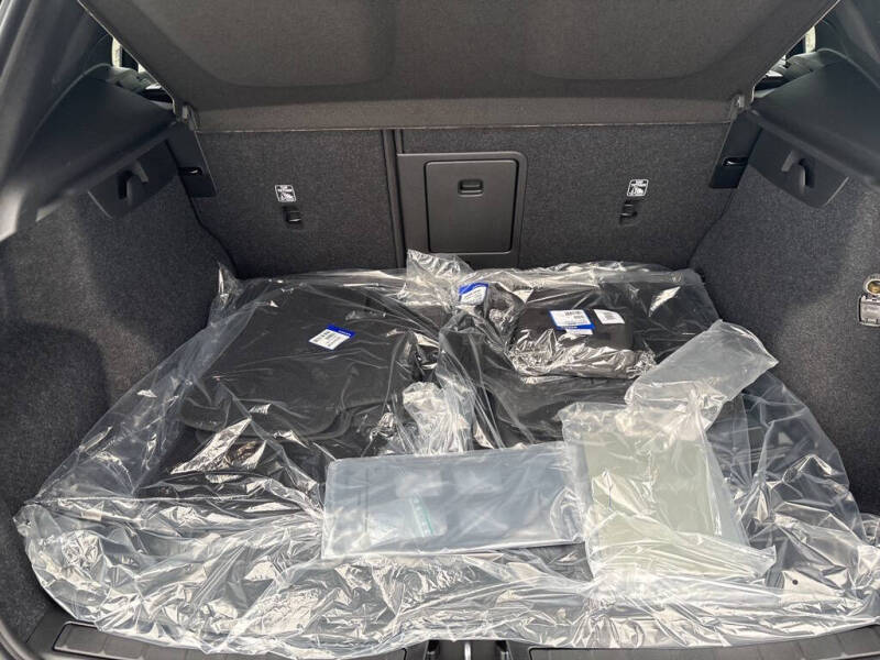 2026 Volvo XC40 B5 Ultra Black Edition