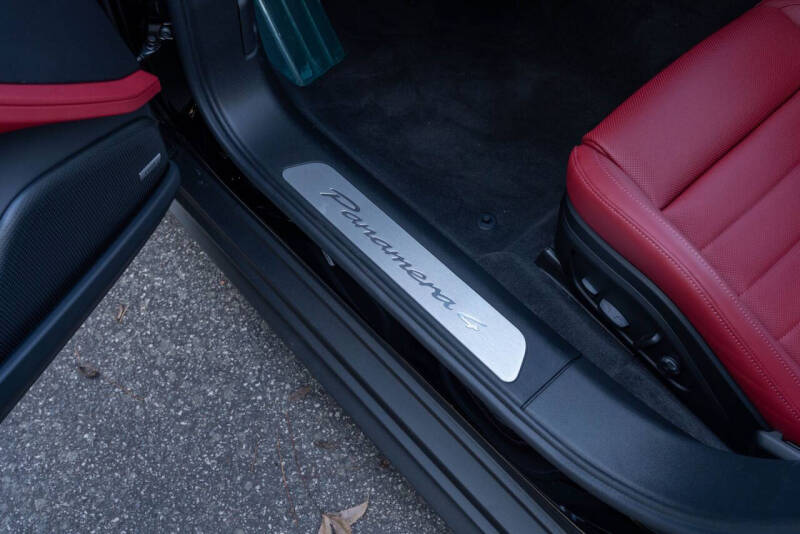 2026 Porsche Panamera 4