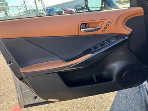 2023 Lexus IS 300
