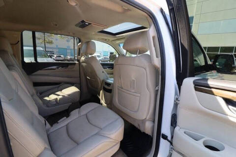 2018 Cadillac Escalade ESV Premium Luxury