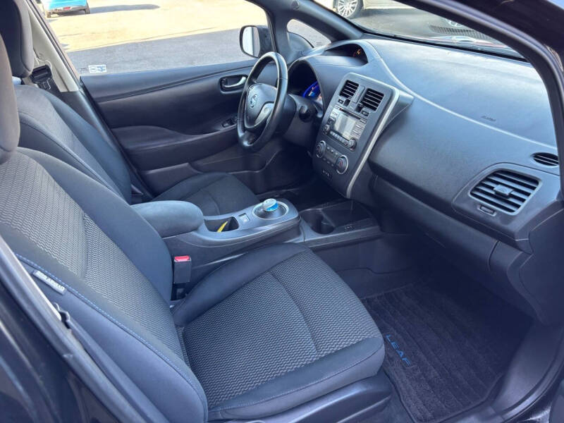 2013 Nissan LEAF S