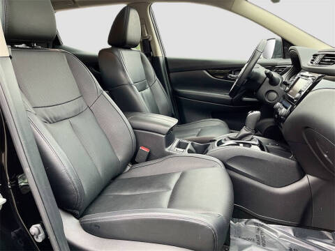 2022 Nissan Rogue Sport SL