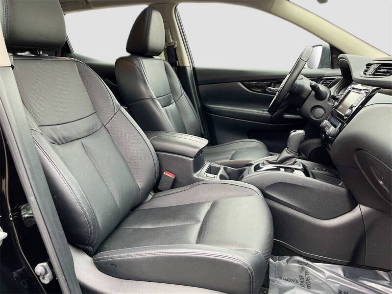 2022 Nissan Rogue Sport SL