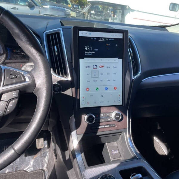 2021 Ford Edge Titanium