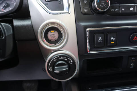 2017 Nissan Titan