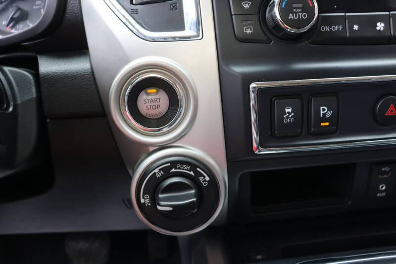 2017 Nissan Titan