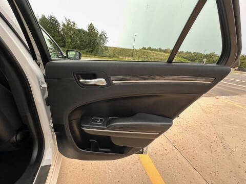 2019 Chrysler 300 Touring