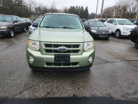 2009 Ford Escape Hybrid for sale at Engle Road Auto in Fort Wayne IN