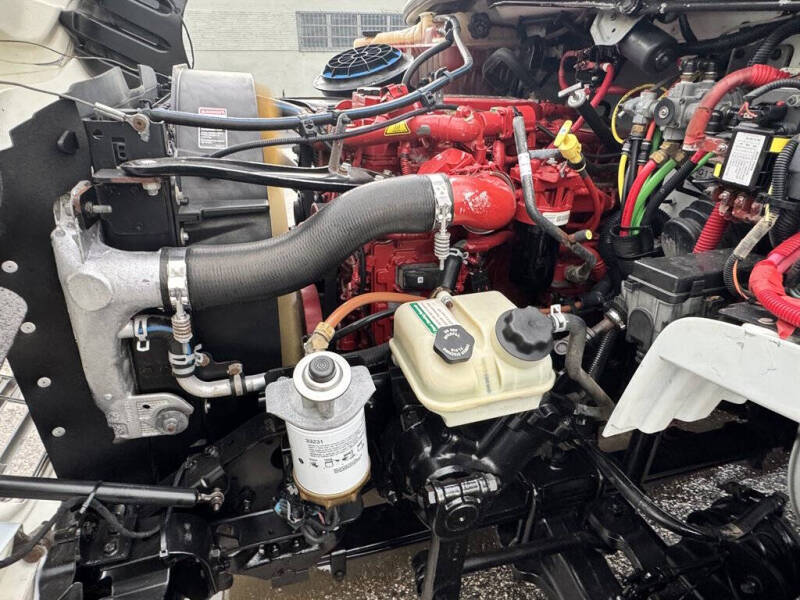 2017 Freightliner M2 106