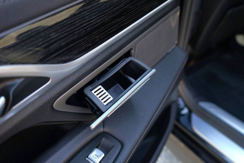 2018 BMW 7 Series 740i