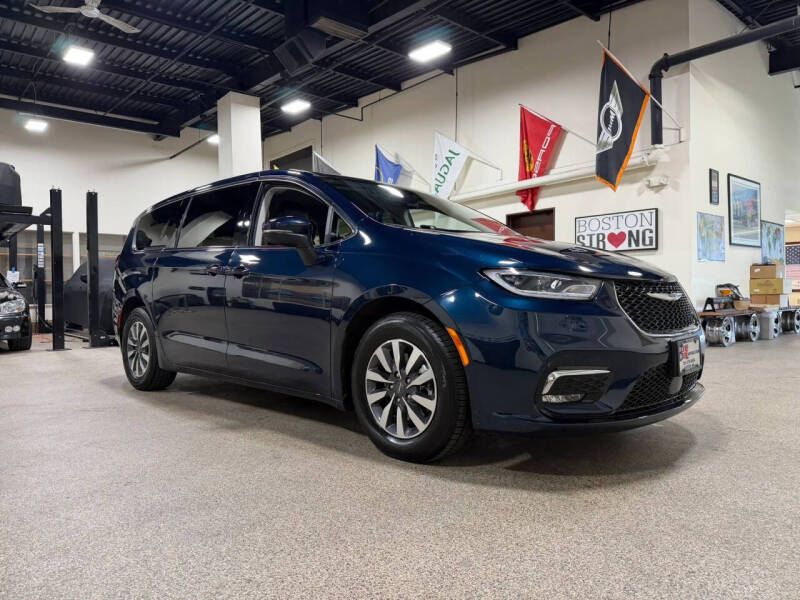 2023 Chrysler Pacifica Plug-In Hybrid Touring L