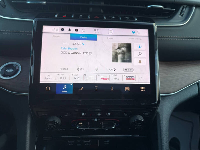 2022 Jeep Grand Cherokee Summit