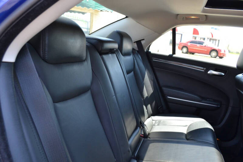 2018 Chrysler 300 Touring