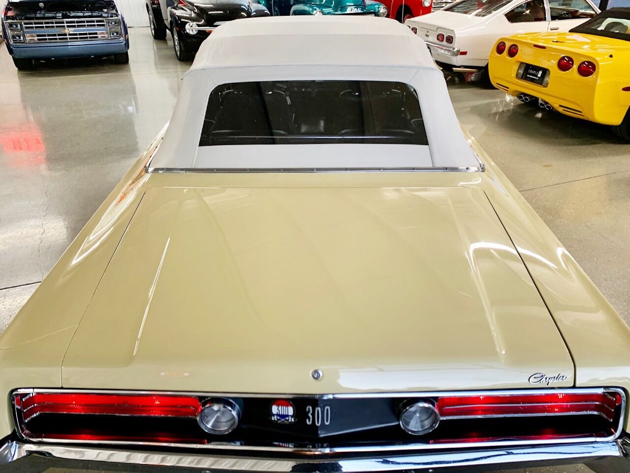 1968 Chrysler 300 24