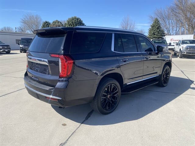 2023 GMC Yukon SLT