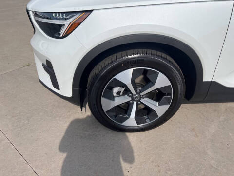 2026 Volvo XC40 B5 Core