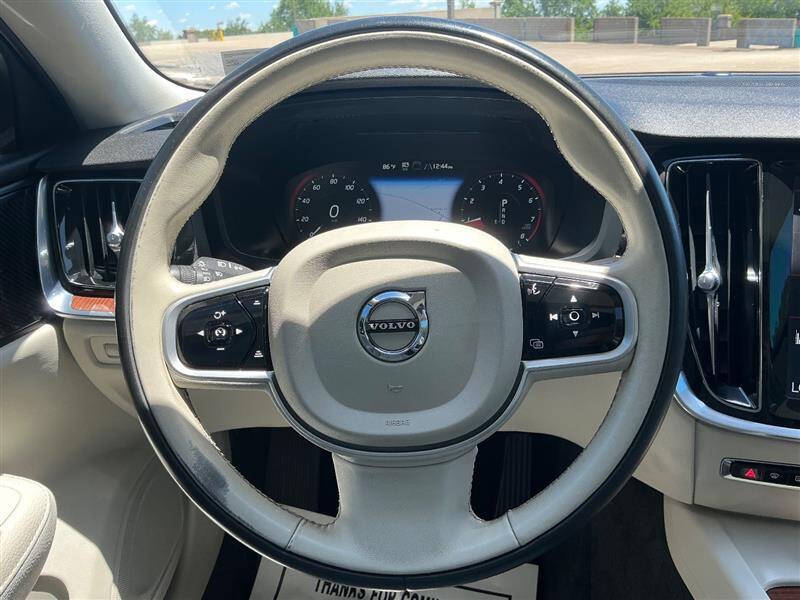 2019 Volvo S60 T5 Momentum