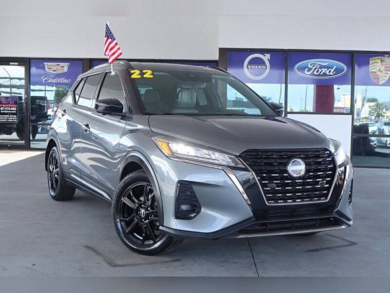 2022 Nissan Kicks SR