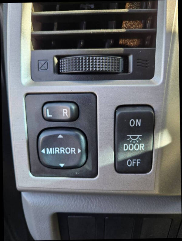 2008 Toyota Sequoia SR5