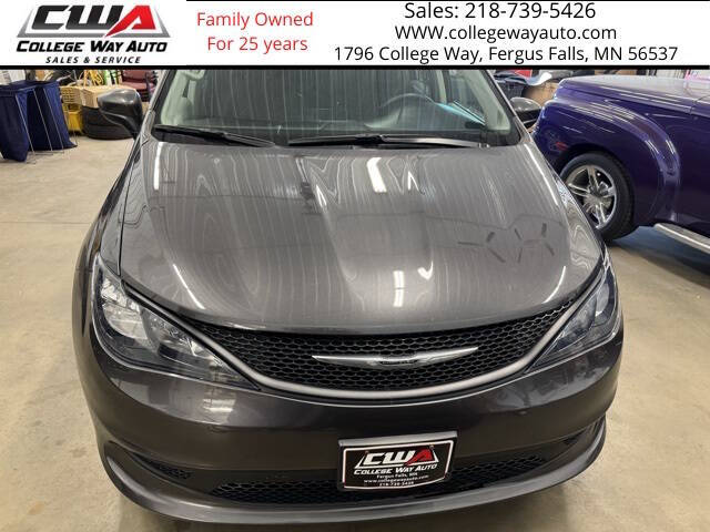 2021 Chrysler Voyager LX