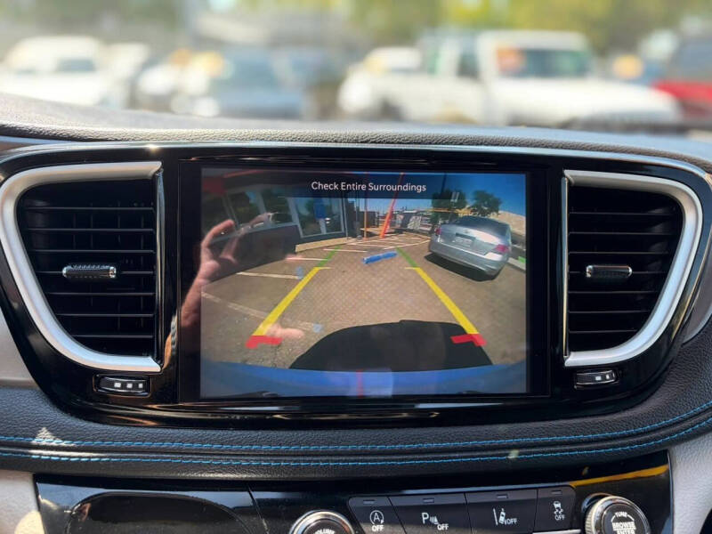 2021 Chrysler Pacifica Touring L