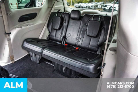 2024 Chrysler Pacifica Plug-In Hybrid Select