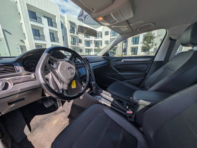 2017 Volkswagen Passat 1.8T R-Line