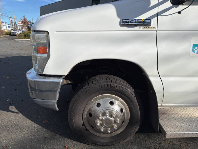 2012 Ford E-Series E-450 SD