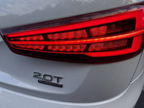 2016 Audi Q3 2.0T quattro Prestige