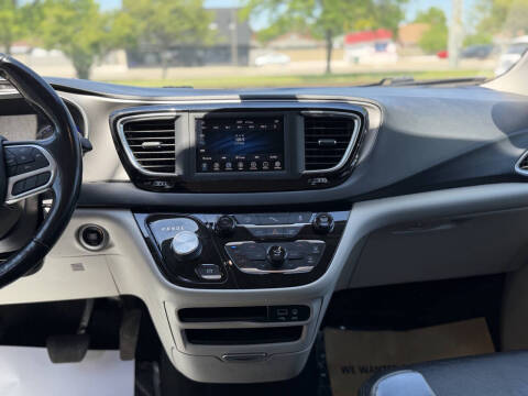2020 Chrysler Pacifica Touring L