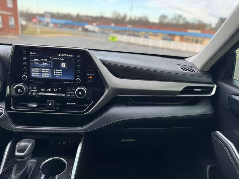 2021 Toyota Highlander LE