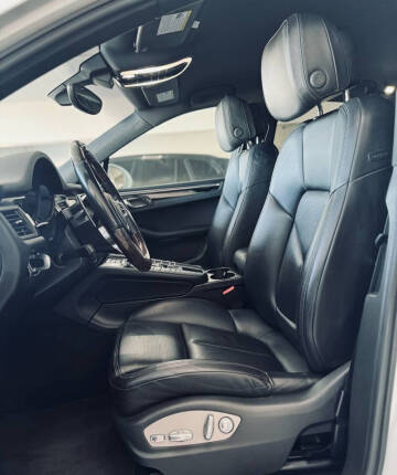 2015 Porsche Macan S