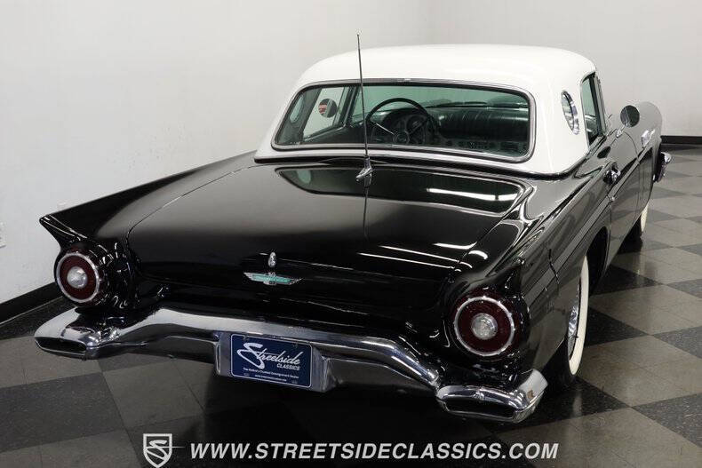 1957 Ford Thunderbird