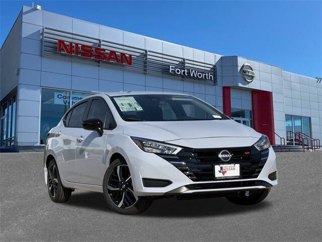 2025 Nissan Versa SR