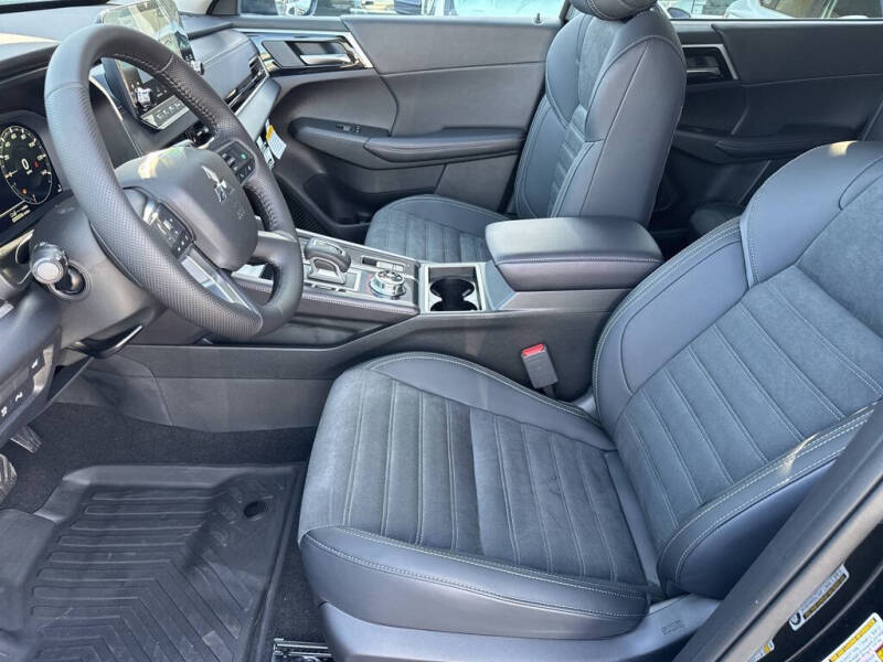 2025 Mitsubishi Outlander PHEV SE