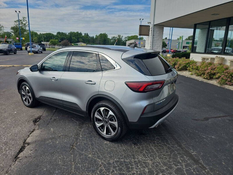 2024 Ford Escape Platinum