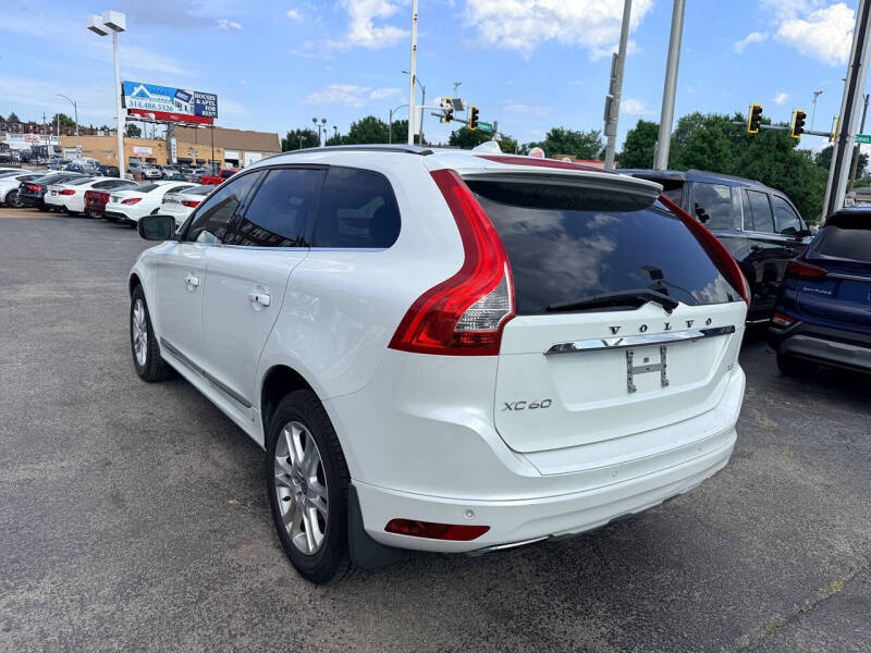2016 Volvo XC60 T5 Drive-E Platinum