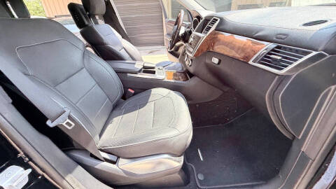 2014 Mercedes-Benz GL-Class GL 550 4MATIC