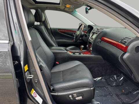2007 Lexus LS 460
