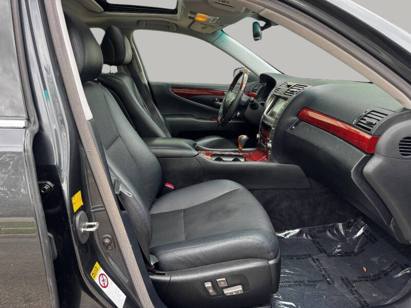 2007 Lexus LS 460