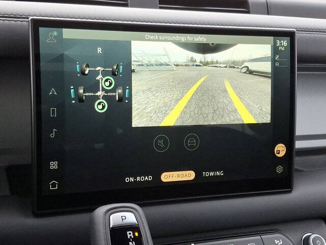 2025 Land Rover Defender 130 V8 P500