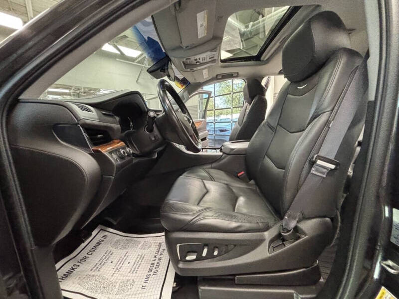 2016 Cadillac Escalade Luxury Collection