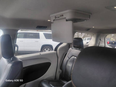 2017 Chrysler Pacifica Touring-L