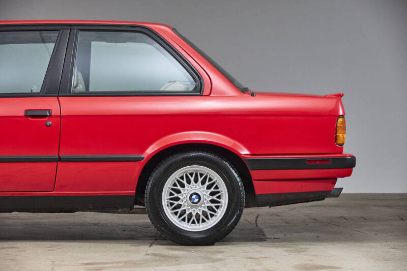 1991 BMW 3 Series 318is