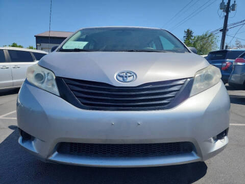2011 Toyota Sienna Base 7-Passenger
